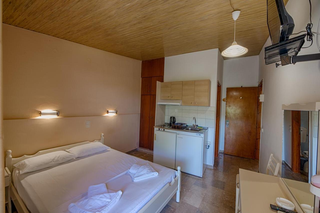 Ionis Hotel Troianata Habitación foto